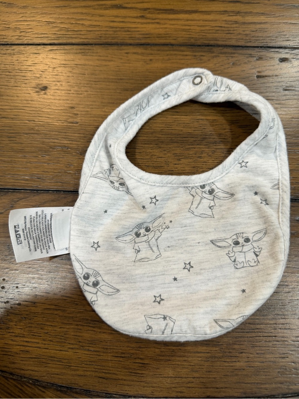 Star Wars Baby Bib in Light Gray with Grogu Sketches - Picture 4 of 7